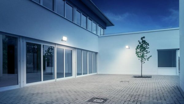 Naświetlacz XLED PRO ONE SENSOR  Max S LED biały, detektor ruchu 240°, projektor aluminiowy, 6116 lm - obrazek 2