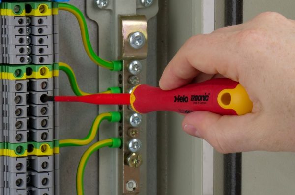 Zestaw 11 narzędzi dla elektryka FELO w etui - obrazek 7