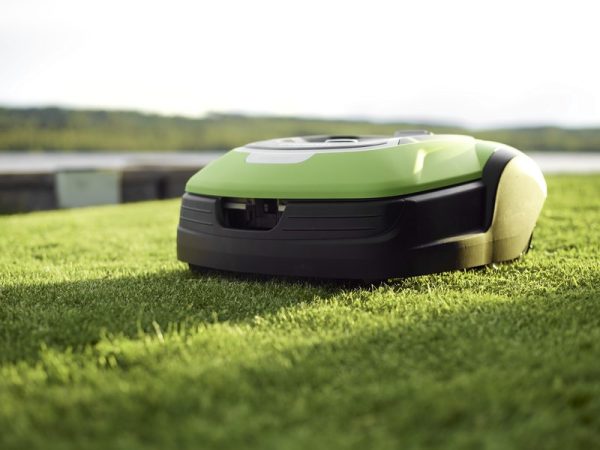 Robot koszący Greenworks OptiMow 15 GSM 1500 m2 - obrazek 2